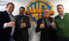 Ronald Goes, Director y Vicepresidente de Warner Bros Internacional celebra el acuerdo con Toni Cruz y Josep Maria Mainat, directores creativos de Reset TV.